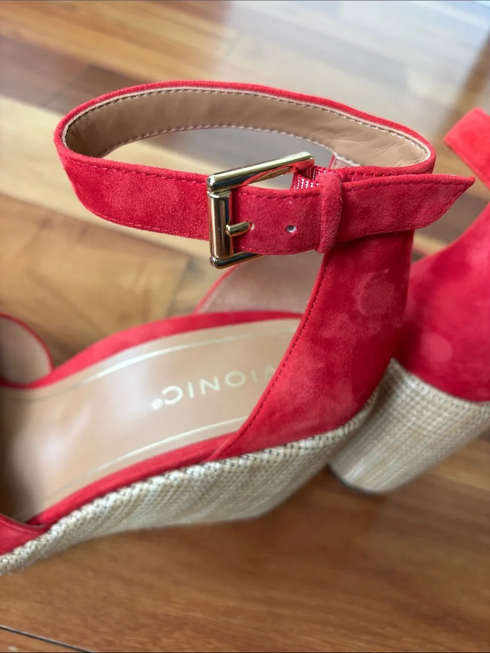 NWT Vionic wedge heels